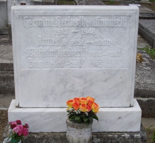 Herbert Wilhelm 1910-1987 Konnert Hermine 1913-1948 Grabstein